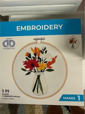 Diamond Dotz 5 Inch Embroidery Kit with Hoop - Bouquet Floral Design
